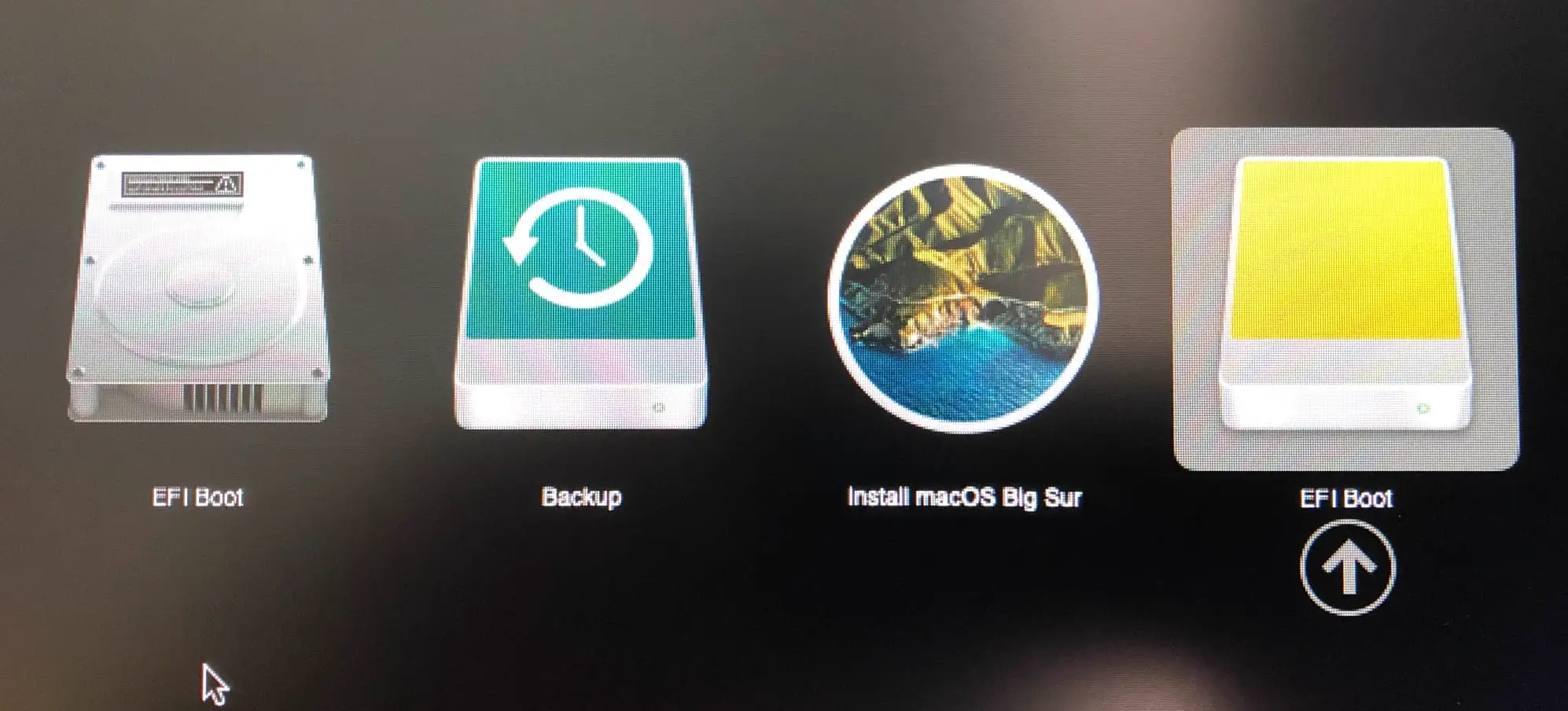 首先从 EFI Boot 启动